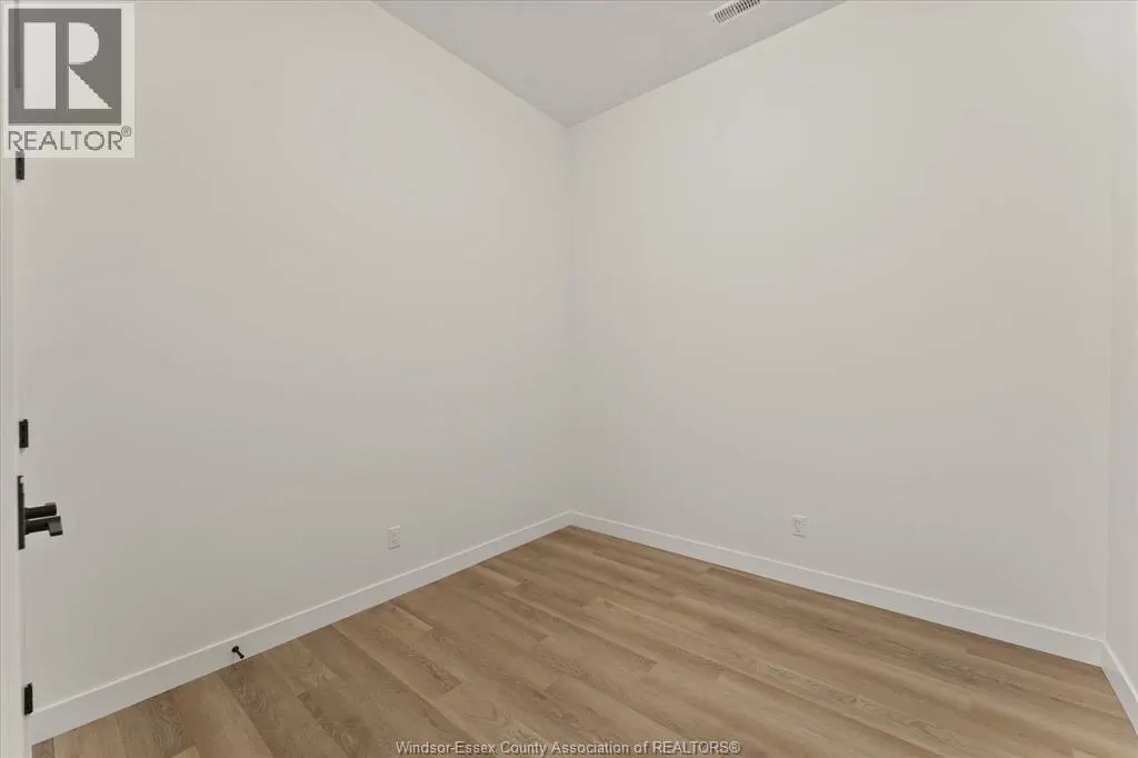 2275 WELLESLEY AVENUE