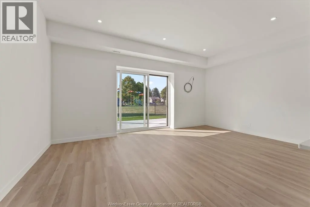 2275 WELLESLEY AVENUE