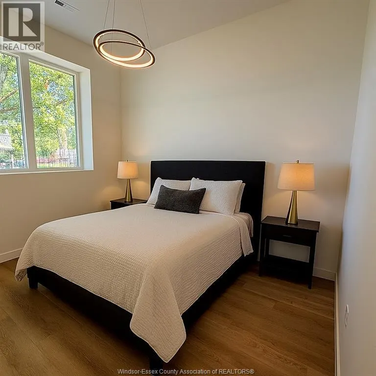 2275 WELLESLEY AVENUE