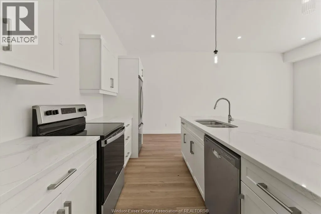 2275 WELLESLEY AVENUE