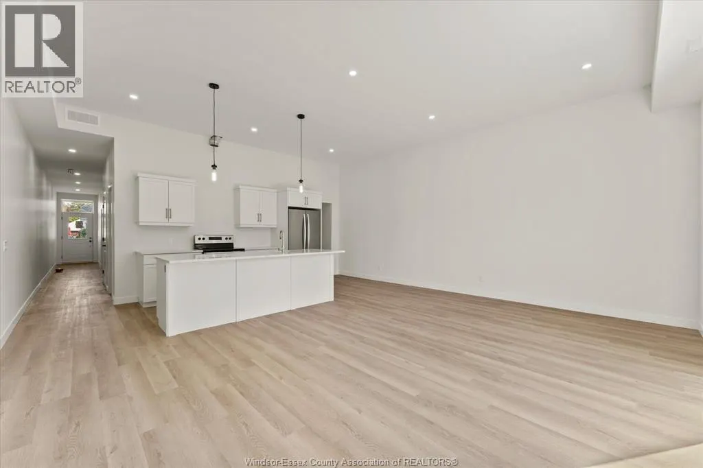 2275 WELLESLEY AVENUE