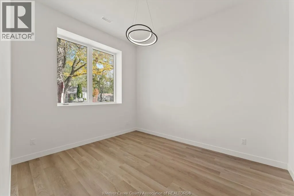 2275 WELLESLEY AVENUE