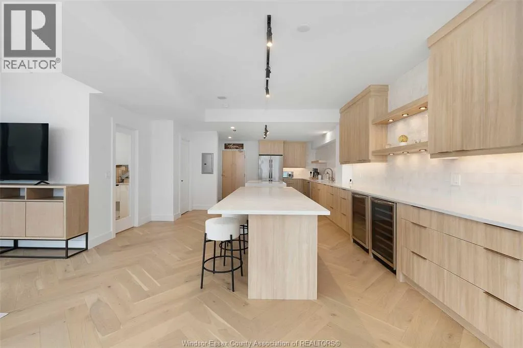 515 RIVERSIDE DRIVE West Unit# 1701