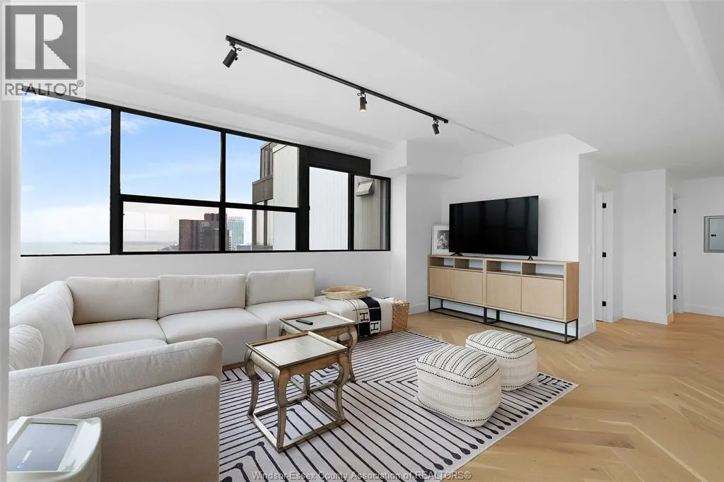 515 RIVERSIDE DRIVE West Unit# 1701