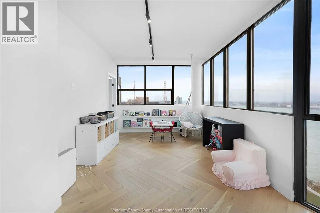 515 RIVERSIDE DRIVE West Unit# 1701