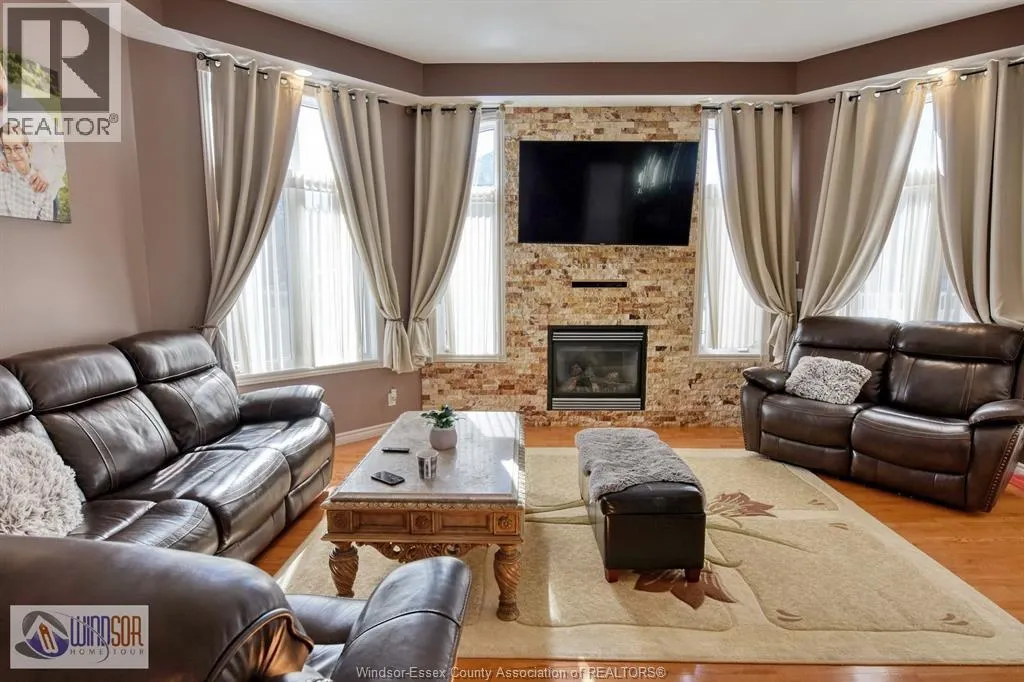 500 CLYDESDALE COURT