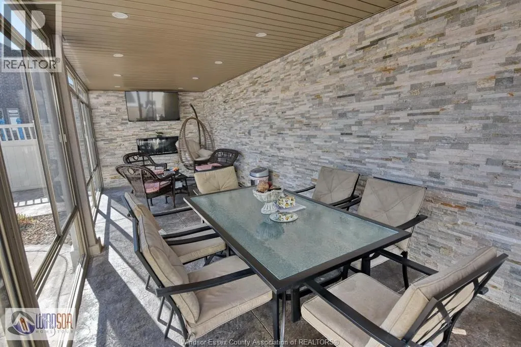 500 CLYDESDALE COURT