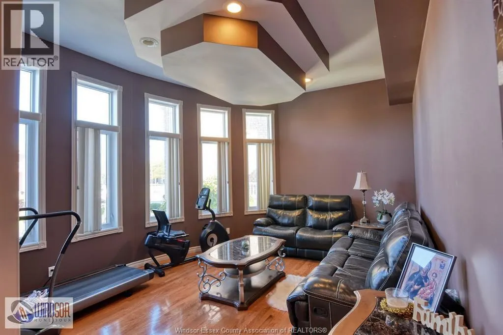 500 CLYDESDALE COURT