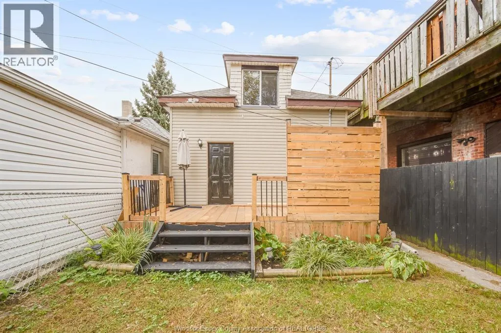 1018 CATARAQUI STREET