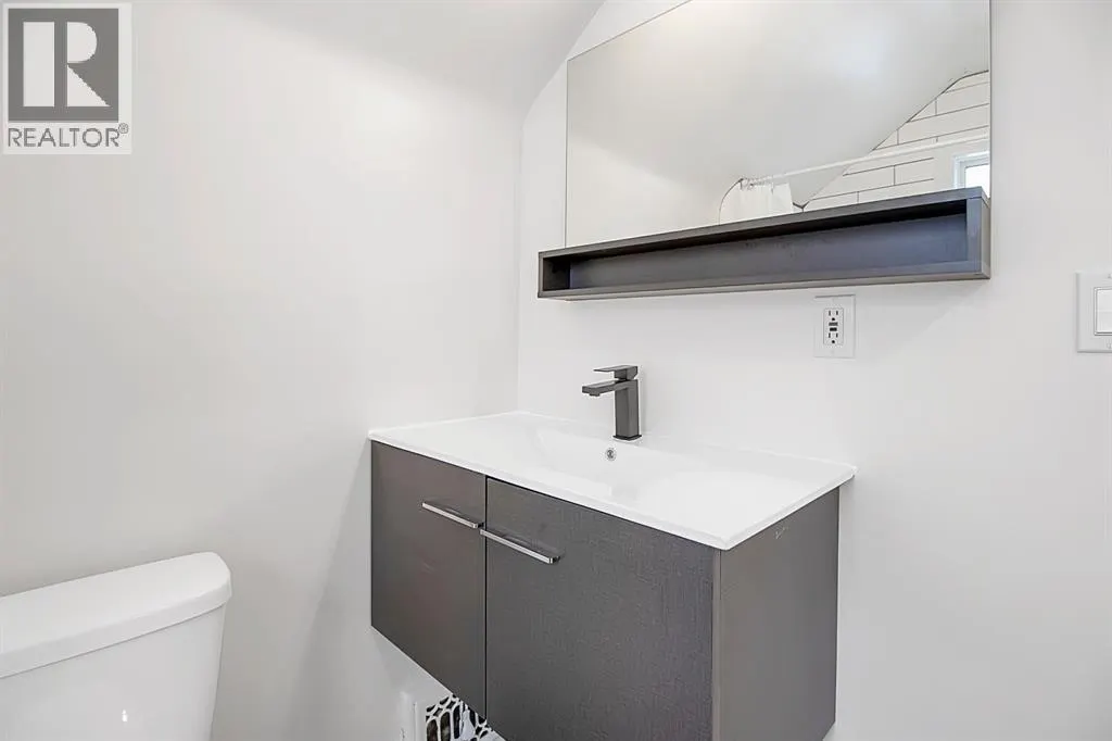 1668 GOYEAU Unit# UPPER