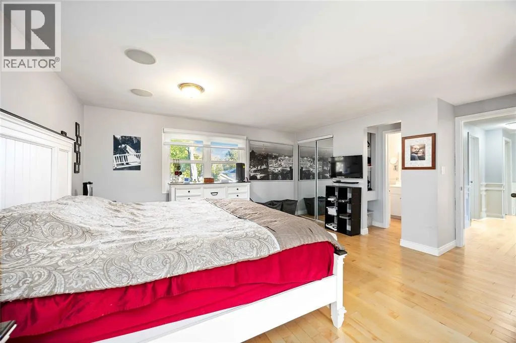 1104 CATHCART BOULEVARD