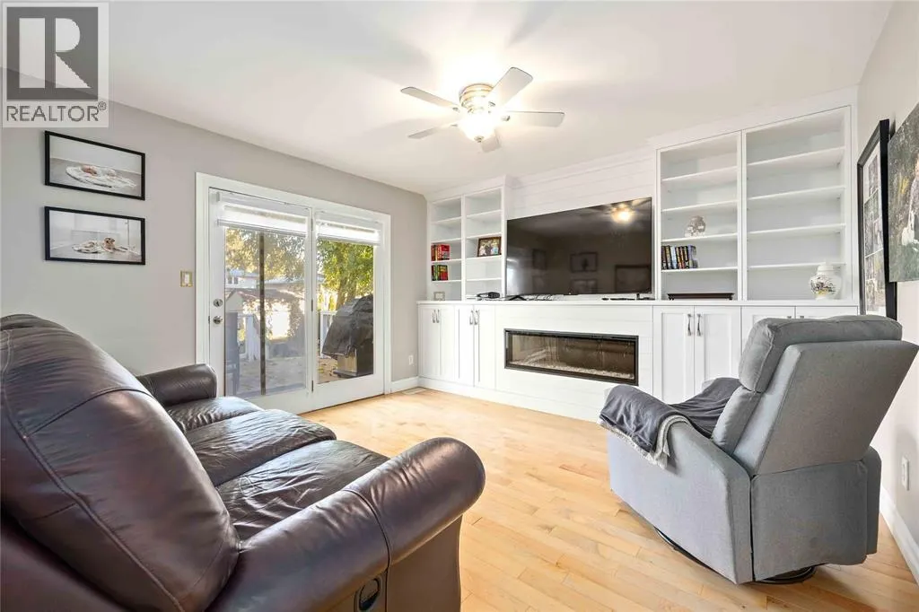 1104 CATHCART BOULEVARD