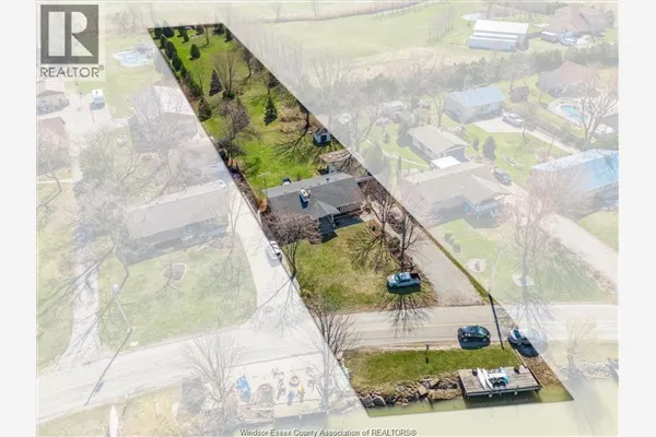 314 EAST RUSCOM RIVER ROAD