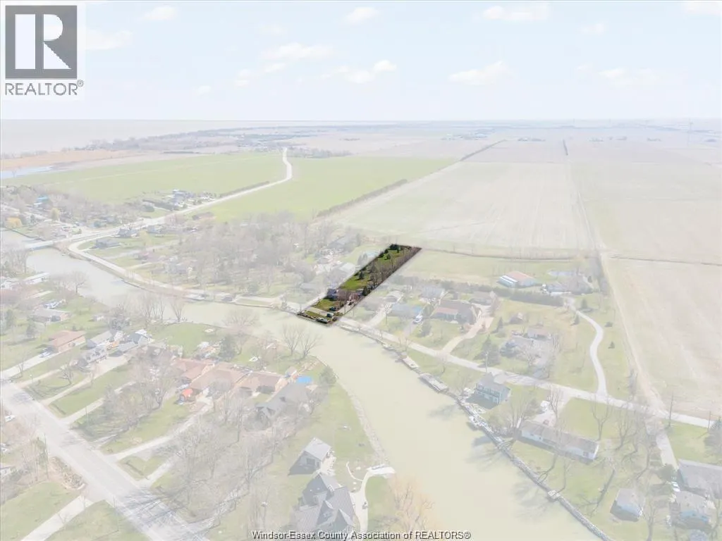 314 EAST RUSCOM RIVER ROAD