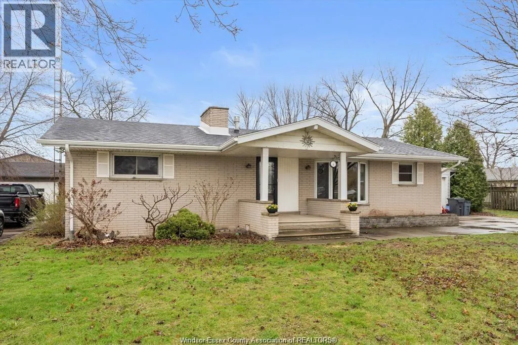 314 EAST RUSCOM RIVER ROAD