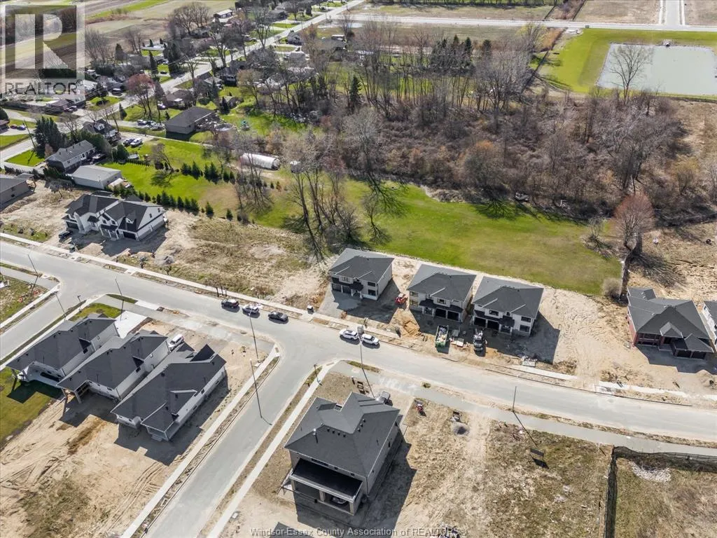 2548 MAYFAIR AVENUE South