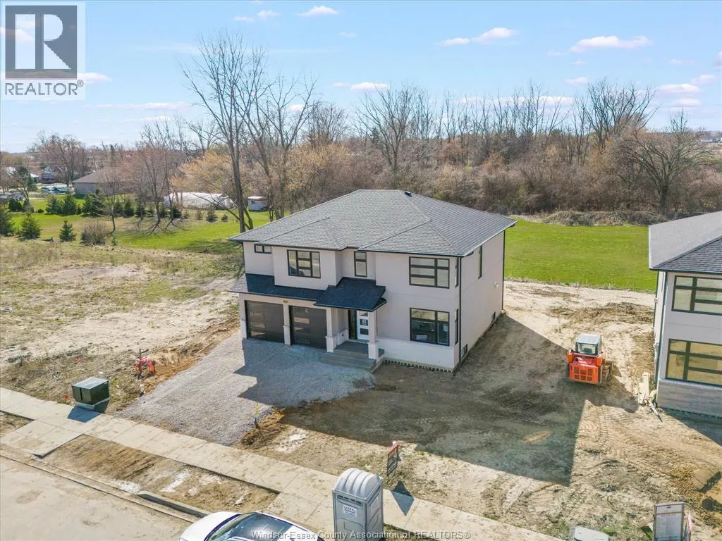 2548 MAYFAIR AVENUE South