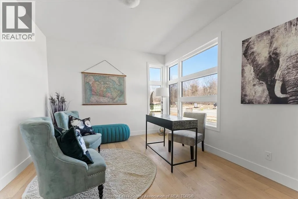 2548 MAYFAIR AVENUE South