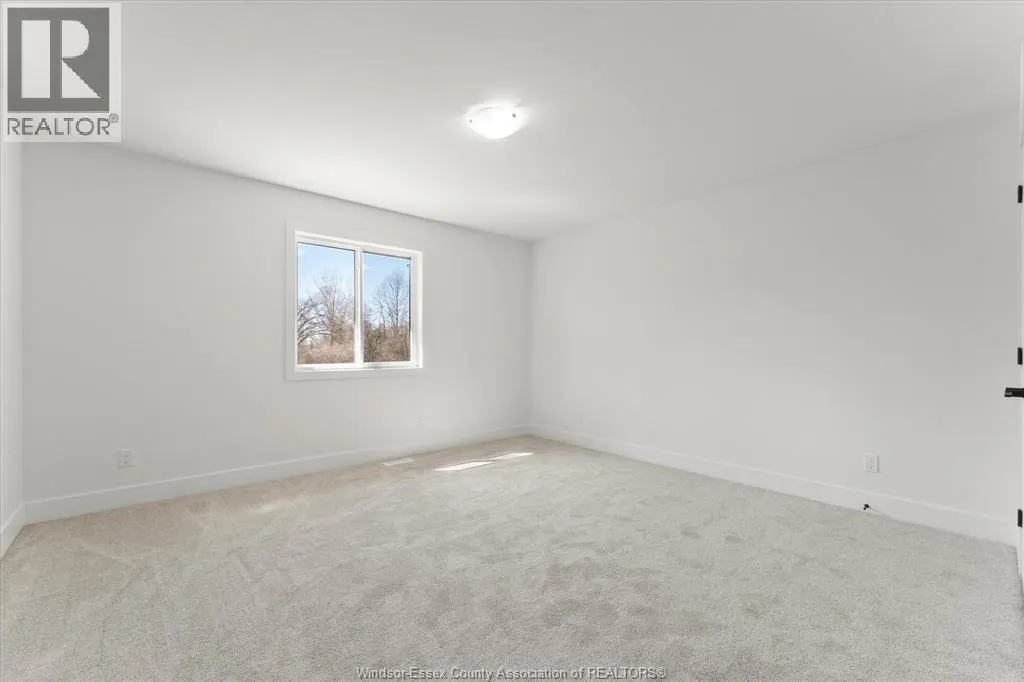 2548 MAYFAIR AVENUE South