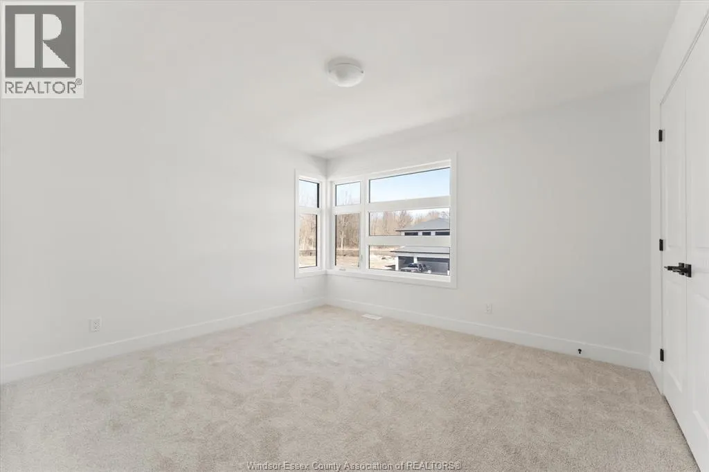 2548 MAYFAIR AVENUE South