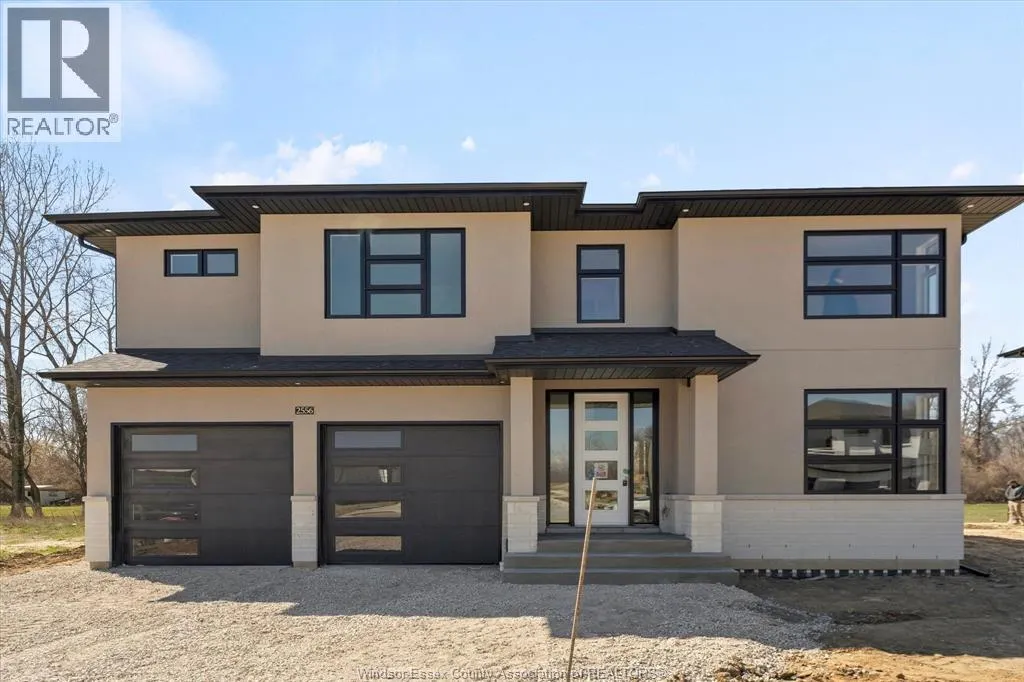 2548 MAYFAIR AVENUE South