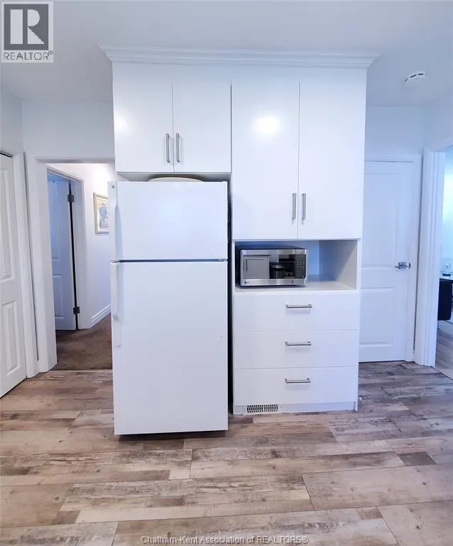 51 Tweedsmuir AVENUE East