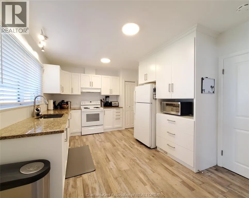 51 Tweedsmuir AVENUE East