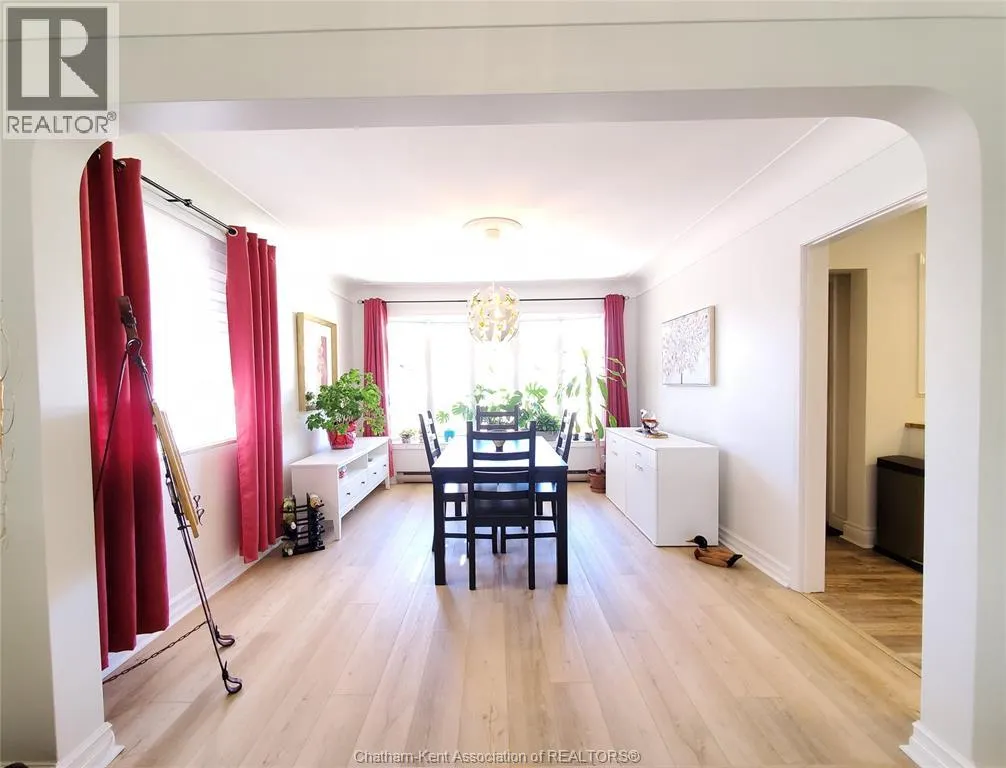 51 Tweedsmuir AVENUE East