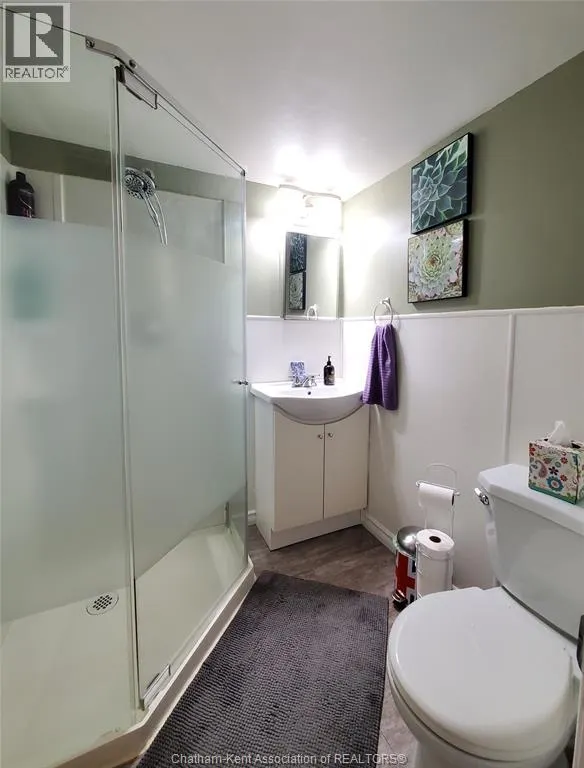 51 Tweedsmuir AVENUE East