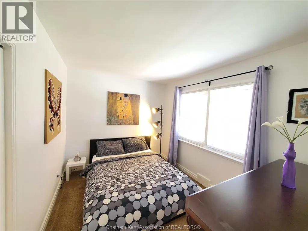 51 Tweedsmuir AVENUE East