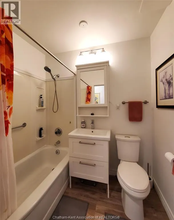 51 Tweedsmuir AVENUE East