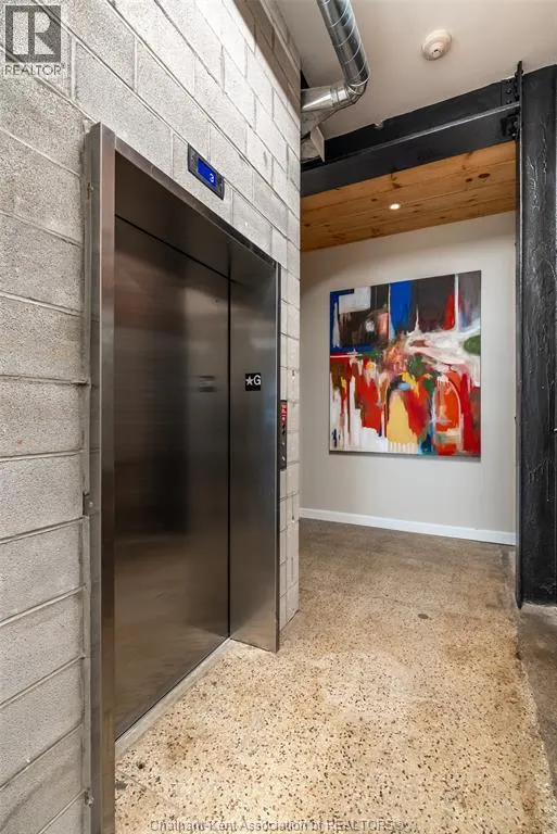 140 King STREET West Unit# 301