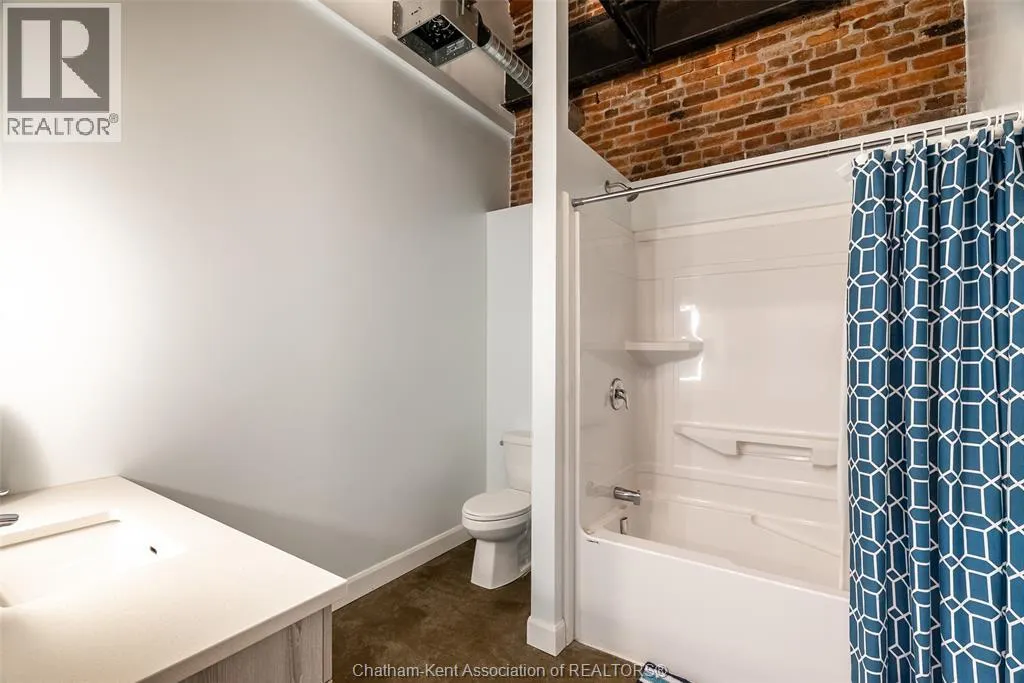 140 King STREET West Unit# 301