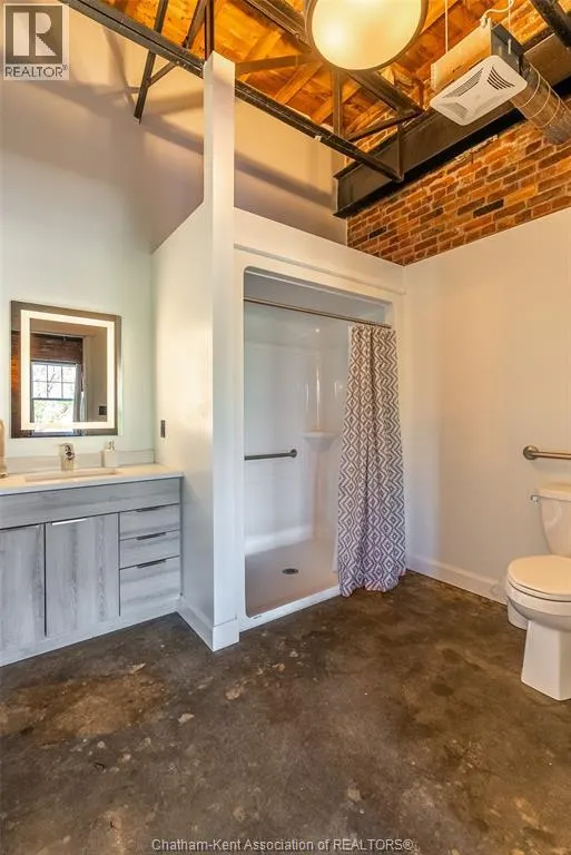 140 King STREET West Unit# 301