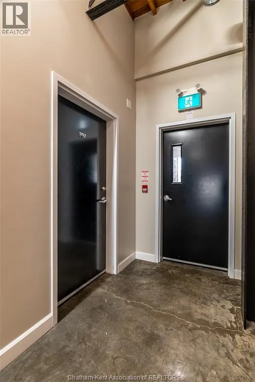 140 King STREET West Unit# 301