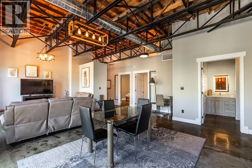 140 King STREET West Unit# 301