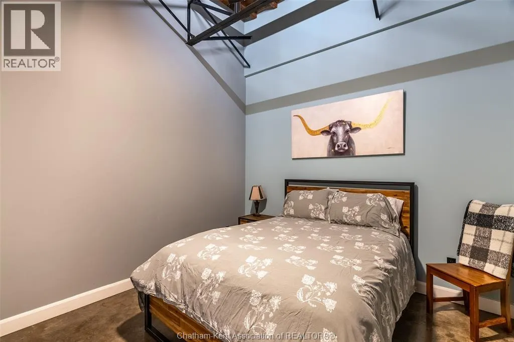 140 King STREET West Unit# 301