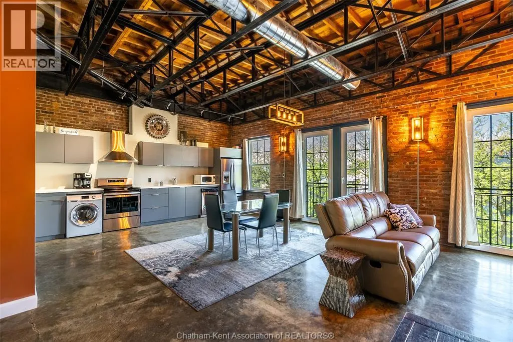 140 King STREET West Unit# 301