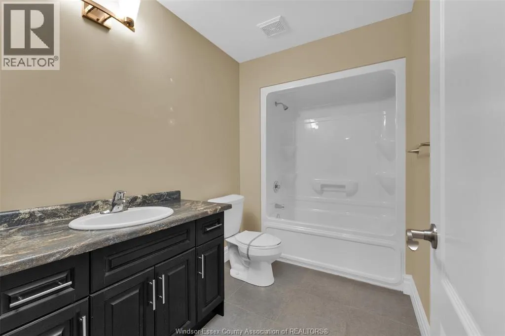 3028 MCROBBIE CRESCENT