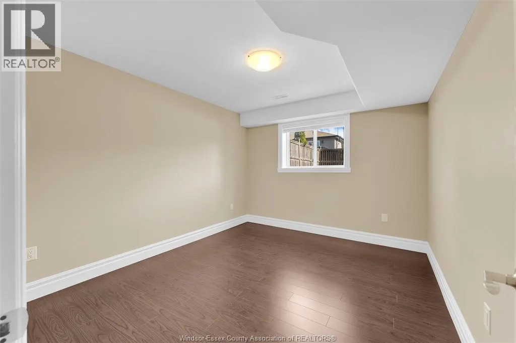 3028 MCROBBIE CRESCENT