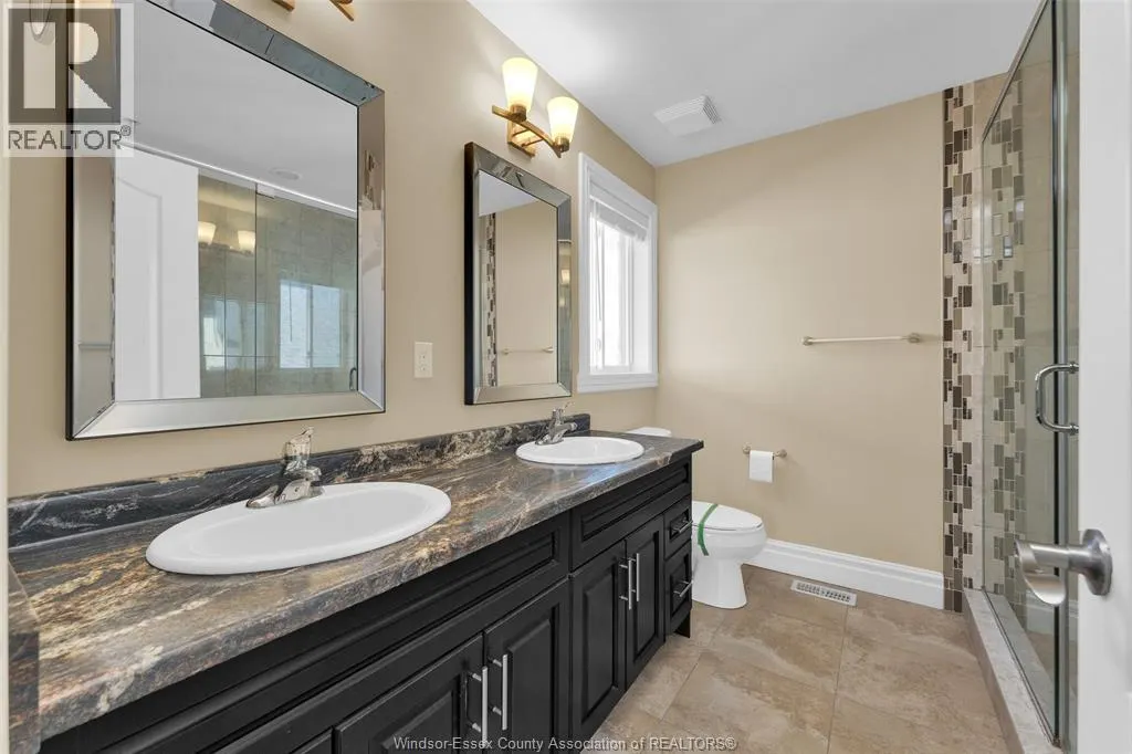 3028 MCROBBIE CRESCENT