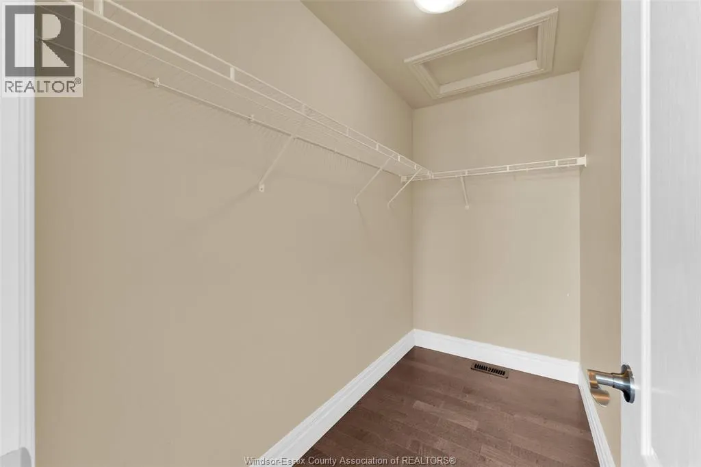 3028 MCROBBIE CRESCENT