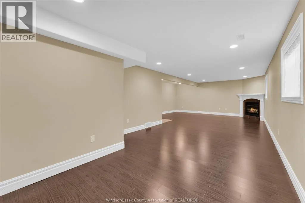 3028 MCROBBIE CRESCENT