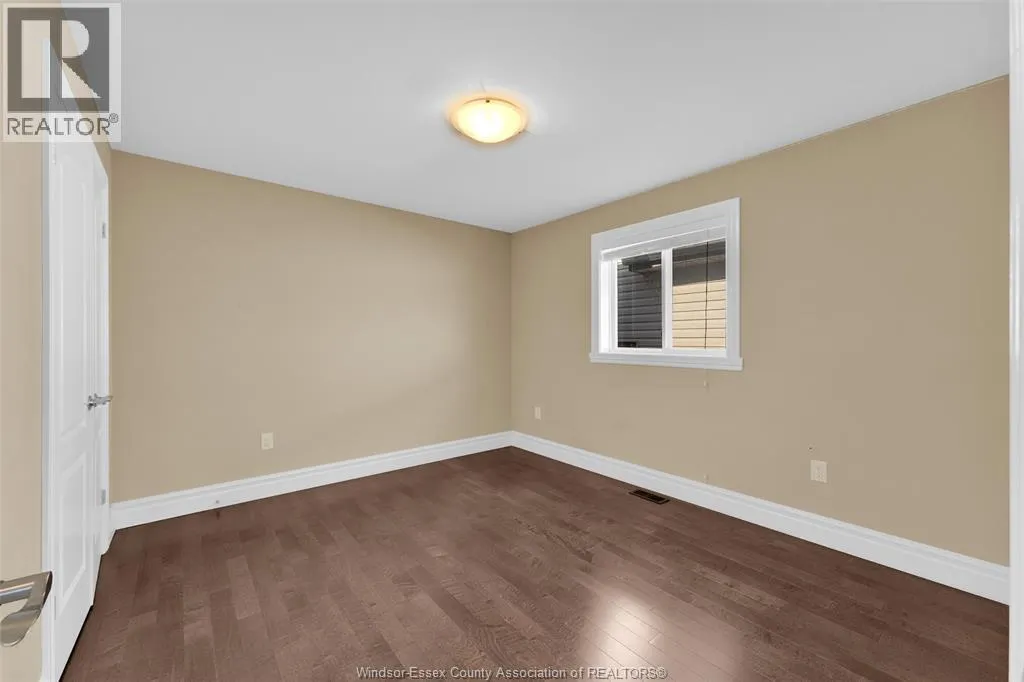 3028 MCROBBIE CRESCENT