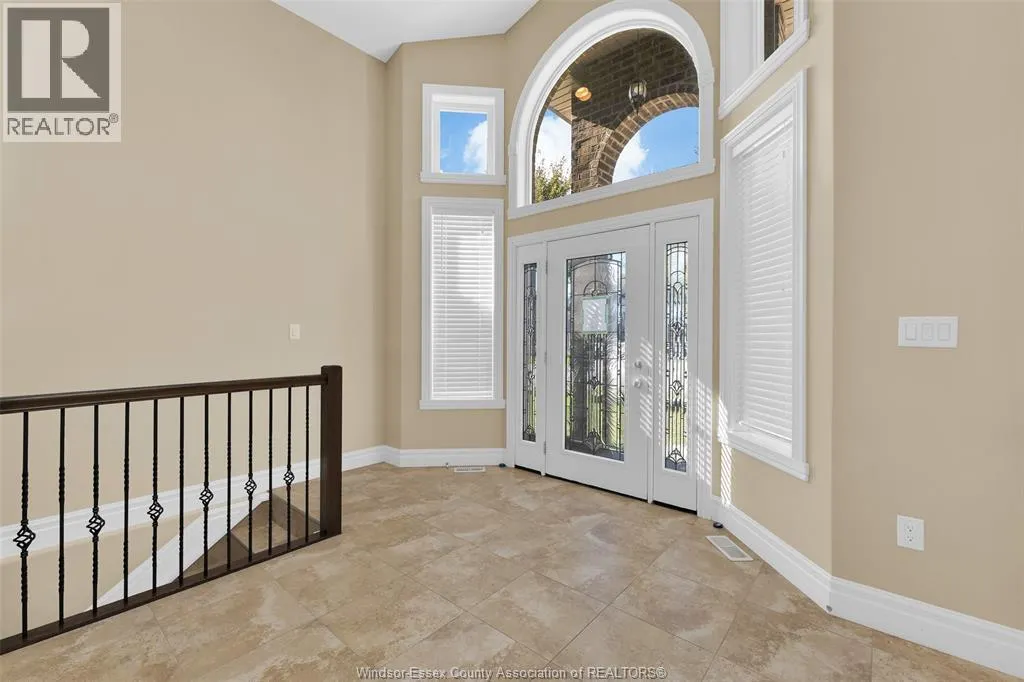 3028 MCROBBIE CRESCENT