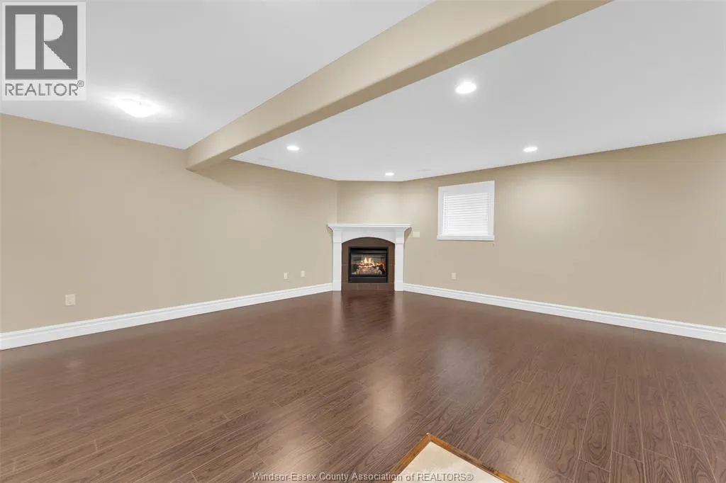 3028 MCROBBIE CRESCENT