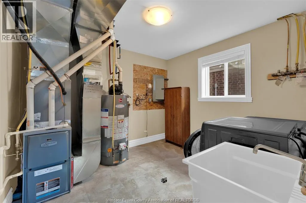 3028 MCROBBIE CRESCENT