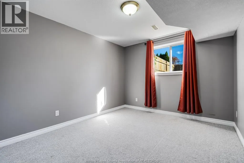 54A Queen STREET South