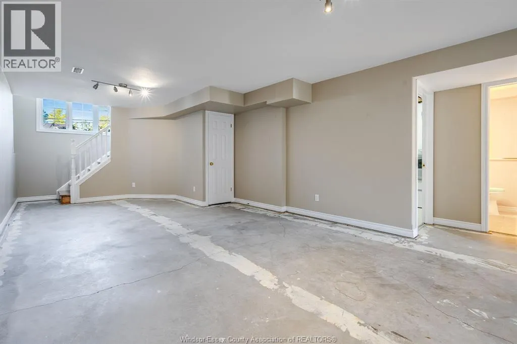 54A Queen STREET South