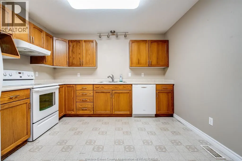 54A Queen STREET South